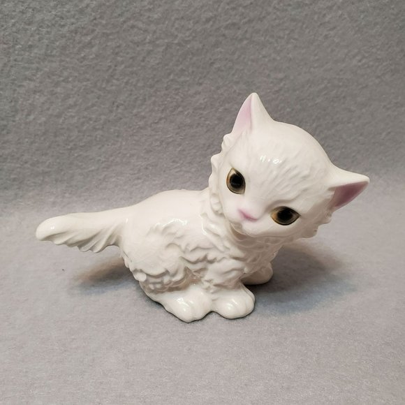 Vintage Goebel White Kitten Cat Figurine, West Germany 1960s, Green Eyes, #1022 - Picture 1 of 7